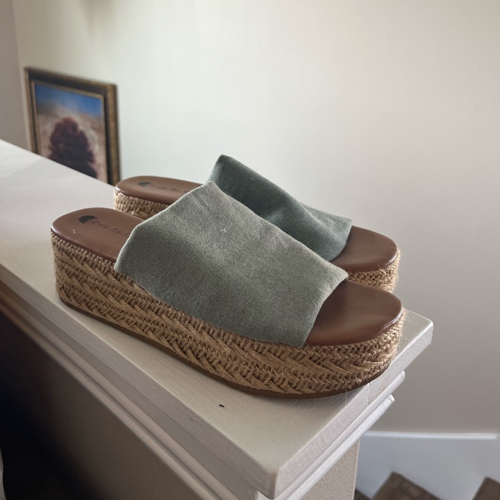 Platform sandals
